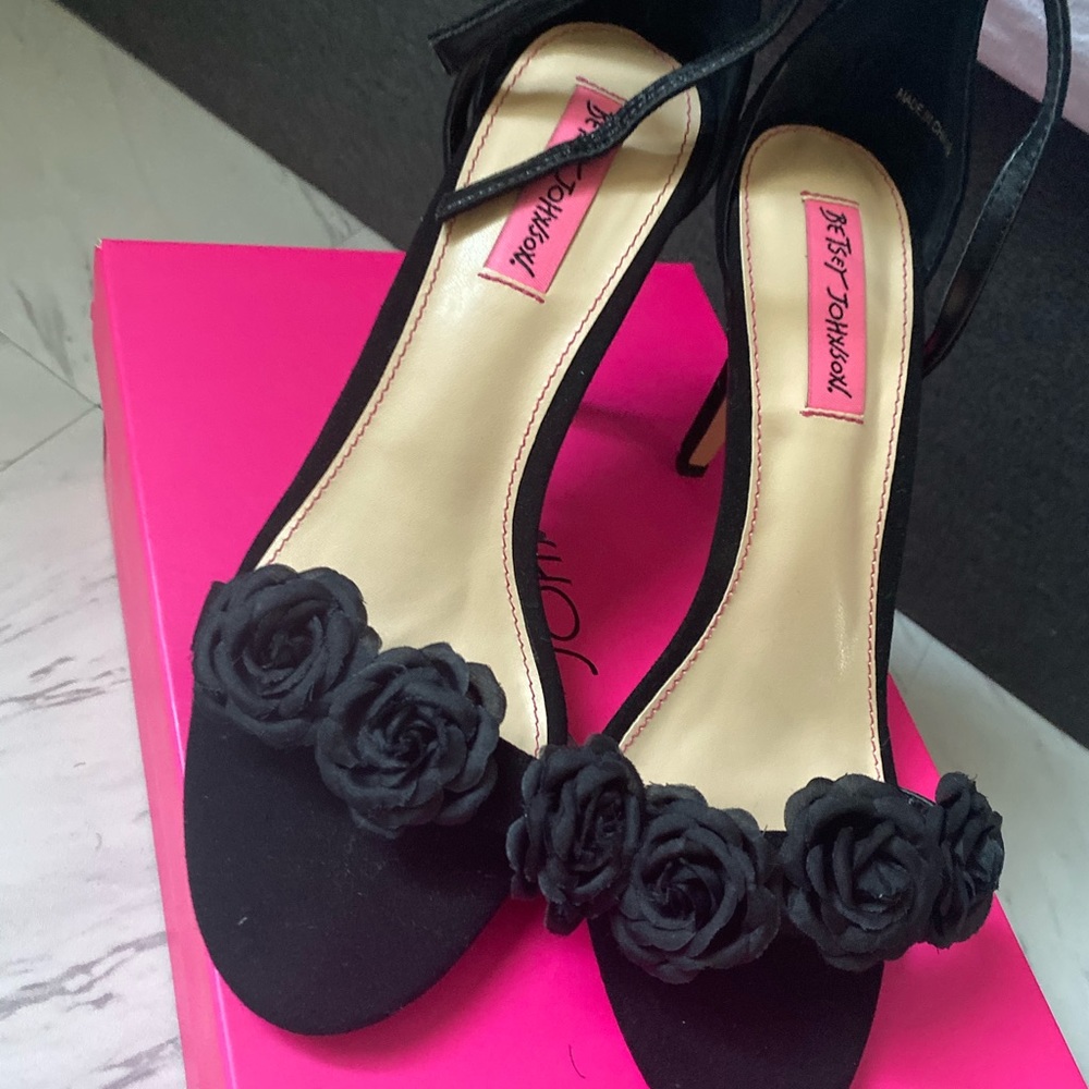 Betsey Johnson Bromme